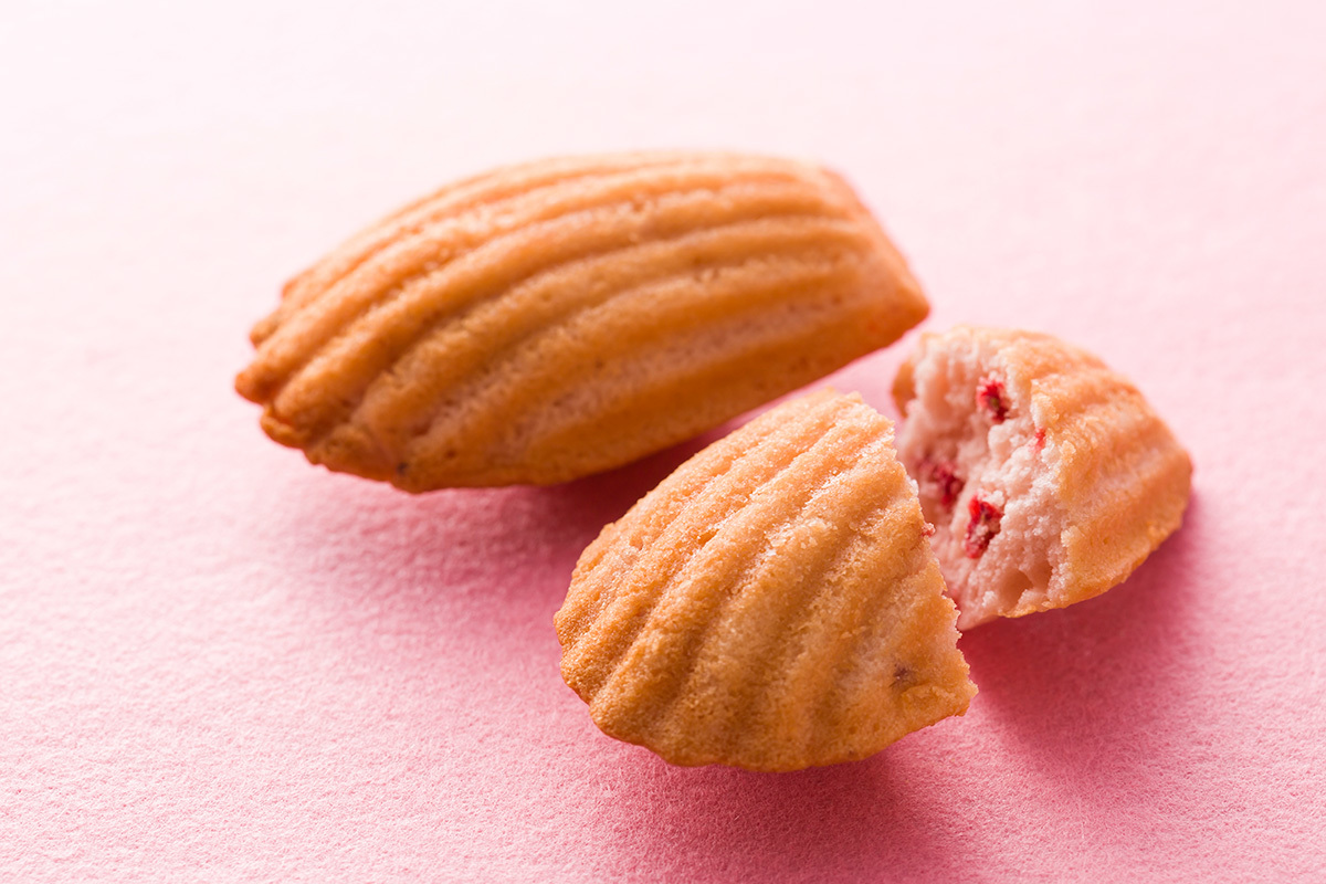 まどれーぬ(苺)(おひとつ140円)